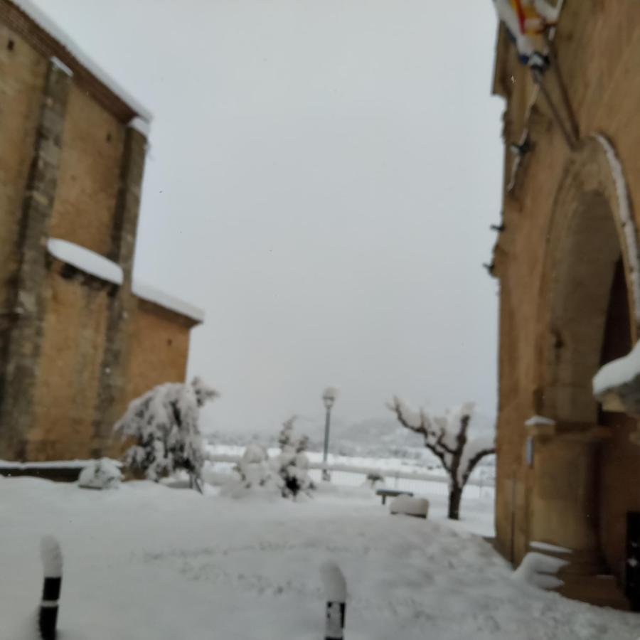 Les Valletes Арнес Экстерьер фото